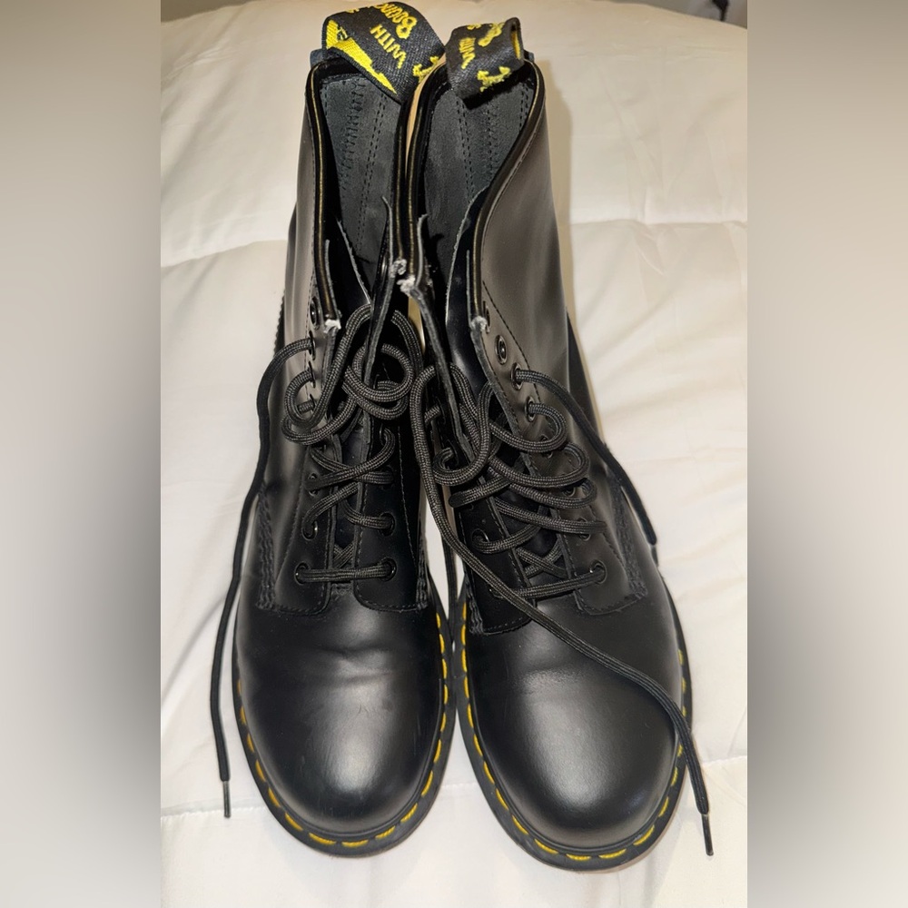 Dr. Martens Leather Lace up Boots EUC